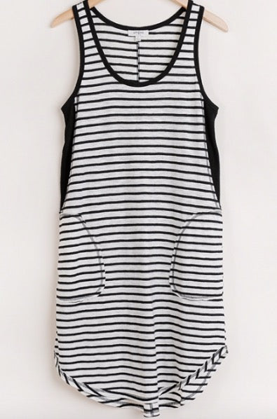 BLACK AND WHITE STRIPED SLEEVELESS DRESS WITH POCKETS