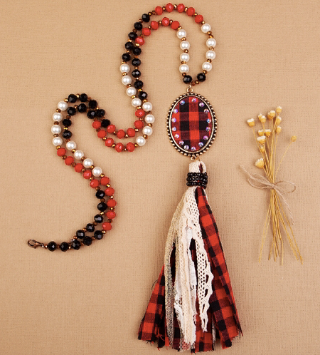 BUFFALO PLAID NECKLACE WITH TASSELS