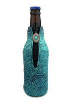 TOOLED LEATHER PRINT BOTTLE COOLER WITH CHARM